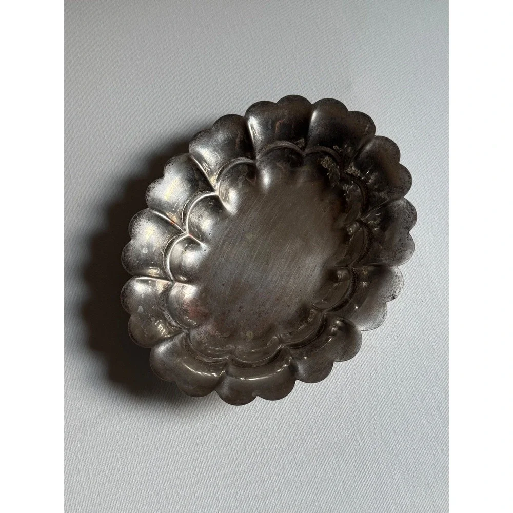 Vintage Silver Scalloped Oval Trinket Dish Metal Catchall Bowl Fluted Edge 8 in